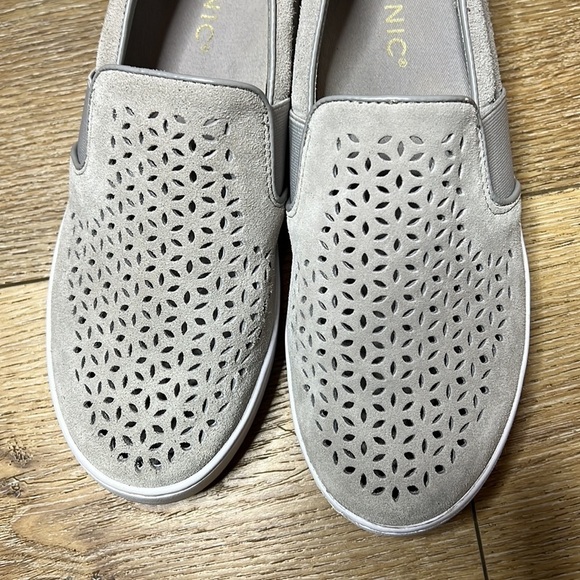 Vionic Kani Gray Suede Slip On Sneaker Size 7 - Picture 5 of 8